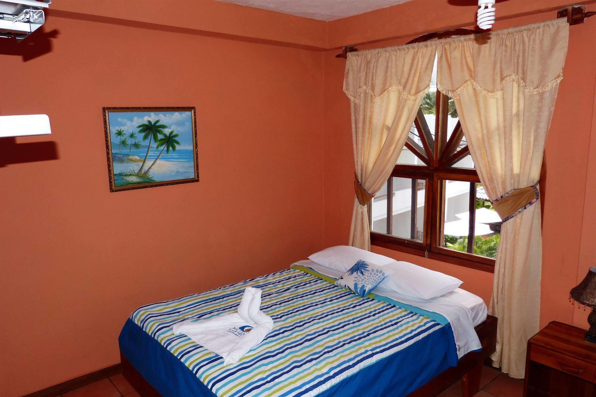 Hostal Castro Galapagos Puerto Ayora  Bagian luar foto