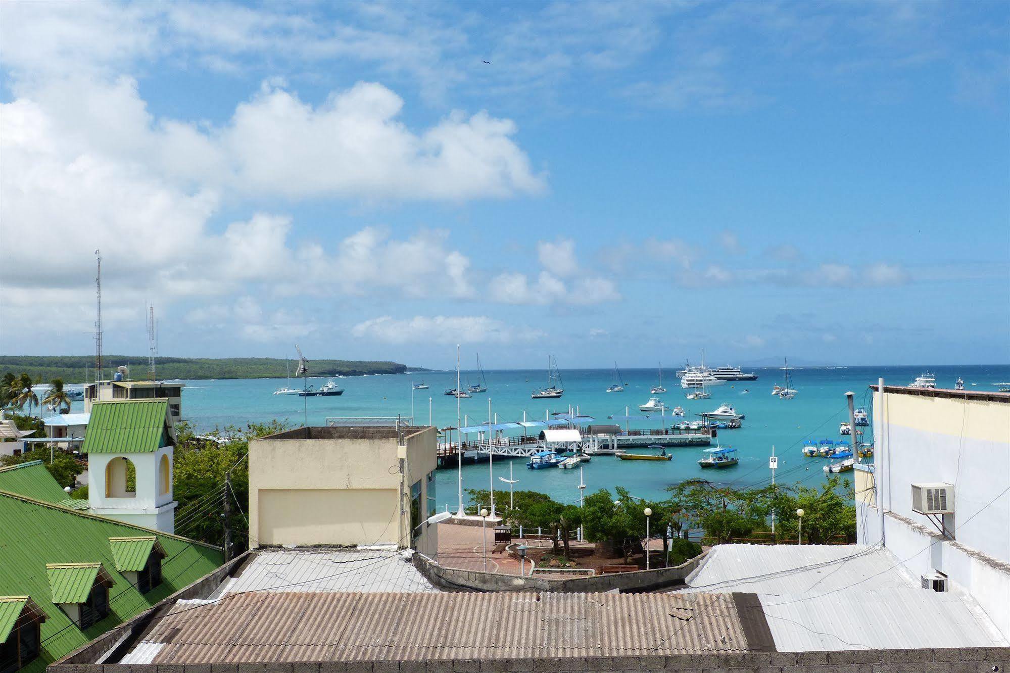 Hostal Castro Galapagos Puerto Ayora  Bagian luar foto